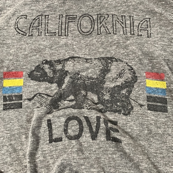 Occasion California Love tee shirt.  No size label.  Chest approx. 15 inches. - Picture 2 of 5